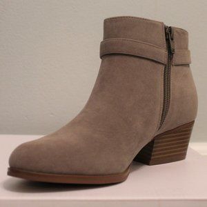 Giani Bernini Ankle Booties- Color tan